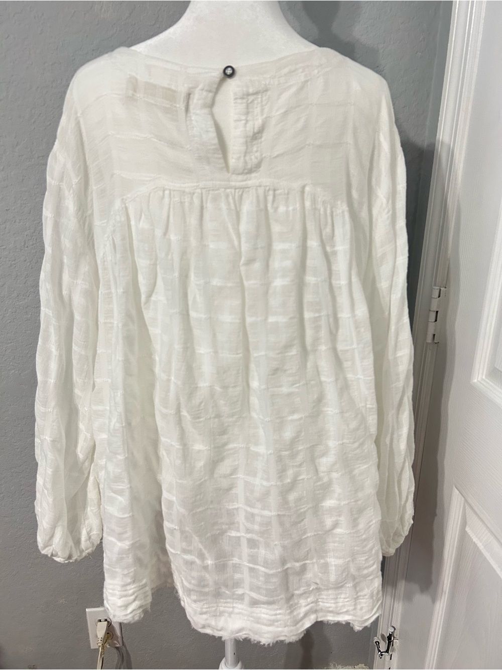 We The Free Women White Textured Buttonless Tunic Size extra Small OVERSIZE. - Picture 9 of 15